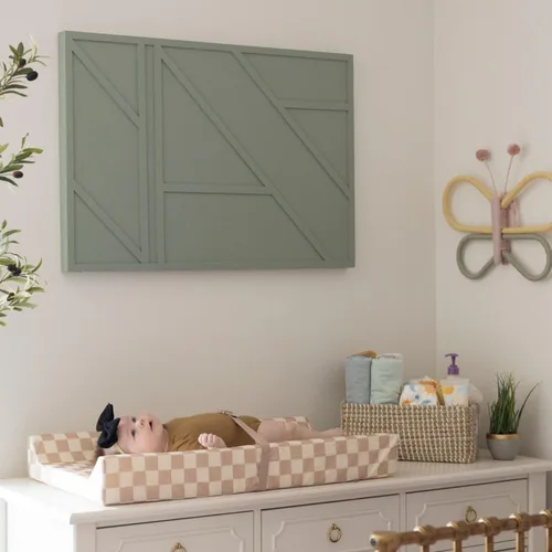 Vista 5 de Tiny Twinkle Cambiador de pañales para tocador y mesa de guardería, impermeable, lavable y a prueba de desorden con correa de seguridad, base Damas