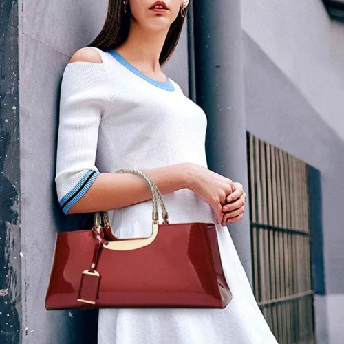 Vista 5 de jessie Bolso de hombro estructurado de piel de charol para mujer, bolsa cruzada con asa superior