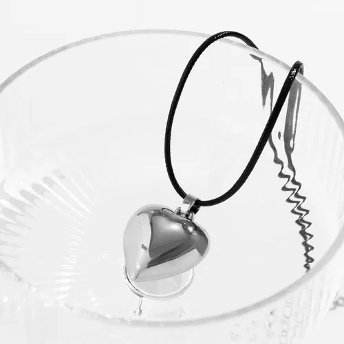 Vista 5 de Gargantilla de corazón grueso y hinchado, colgante de corazón grande, cadena de terciopelo ajustable, collares de corazón para mujeres