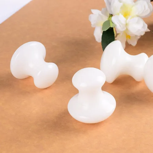 Vista 4 de Uonlytech 2 herramientas faciales Gua Sha, cuarzo de jade blanco, rodillos Gua Sha, herramienta de masaje para mujeres, spa en casa
