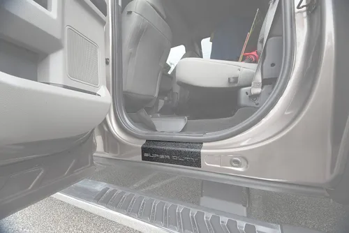 Vista 20 de Superposiciones de protección para umbral de puerta - Compatibles con Super Duty 2017-2022