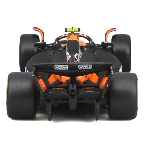 Vista 6 de Bburago Fórmula de carrera McLaren MCL39 con casco (2025) Norris #4