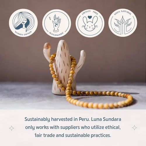Vista 4 de Luna Sundara Collar Palo Santo hecho a mano en Perú altamente aromático y espiritualmente limpiador