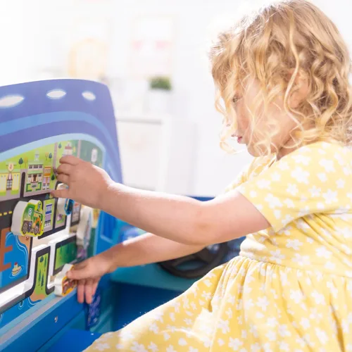 Vista 8 de Melissa & Doug PAW Patrol Centro de actividades de madera Paw Patroller Espacio de juego multicara - Certificado FSC
