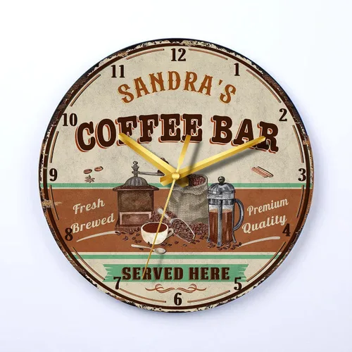 Vista 16 de V VIBEPY Reloj de madera de barra de café impreso en 2D, decoración personalizada de mesa de café, accesorios de barra de café, relojes de madera