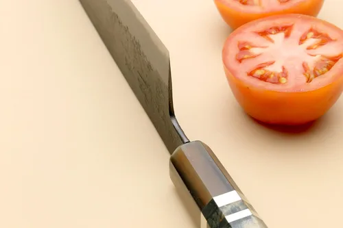 Vista 8 de Yoshihiro Hayate ZDP189 - Cuchillo multiusos Santoku de acero inoxidable de alto carbono, mango octogonal de madera de ébano con anillo de plata