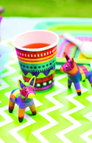 Vista 4 de Fun Express Decoraciones de fiesta de vinilo para fiesta de burro, paquete de 12 – Recuerdos de fiesta temática mexicana para celebraciones