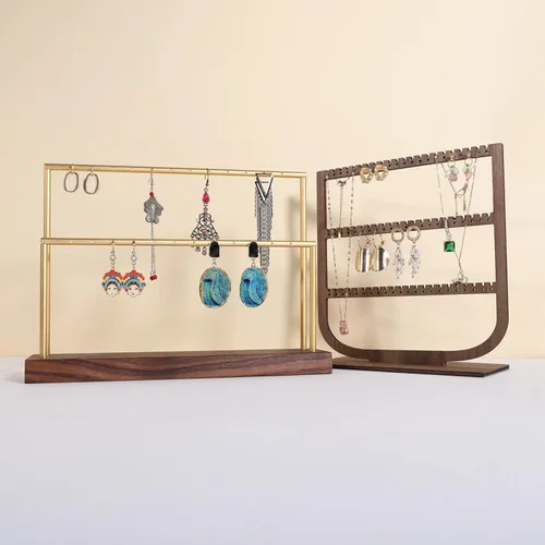 Vista 3 de GemeShou Organizador de aretes de madera para niñas, exhibición de aretes de nogal y soporte para exhibición de boutique, organizador