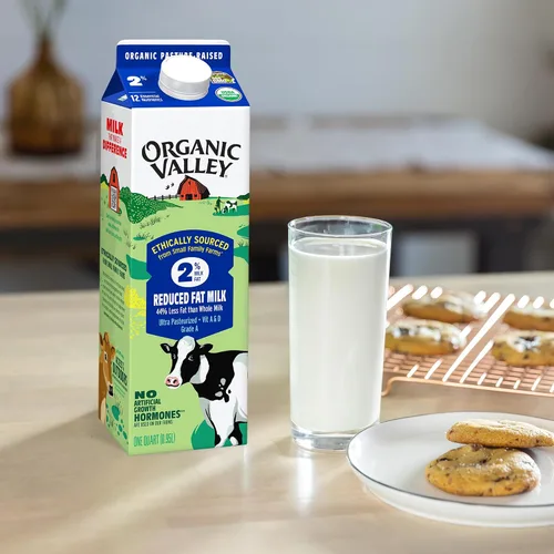 Vista 4 de Organic Valley, Leche orgánica 2% reducida en grasa, ultra pasteurizada, cuarto de galón, 32 onzas