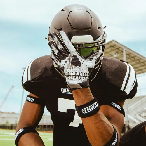 Vista 6 de Battle Sports Skullface - Guantes de fútbol americano con capa de extraterrestre rosa para receptor abierto, ultraadherentes y con agarre