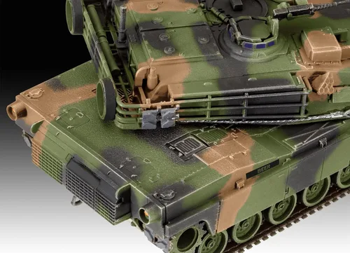 Vista 4 de Revell 03346 M1A2 Abrams Tank 1:72 Kit de modelo a escala