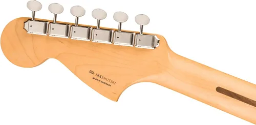 Vista 7 de Fender Player II Mustang - Paquete de 3 colores Sunburst con bolsa de concierto, correa, cable, paquete de 3 púas y kit de limpieza de guitarra