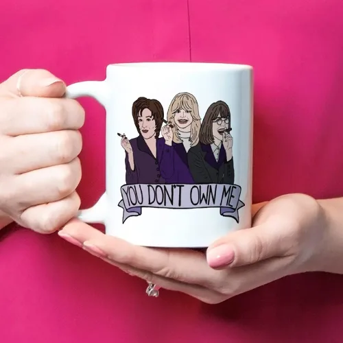 Vista 4 de Fonhark - Taza del club The First Wives (Elise Elliot, Goldie Hawn, Bette Midler, You Don't Own Me, Science Fiction Young, Feminist), taza de café