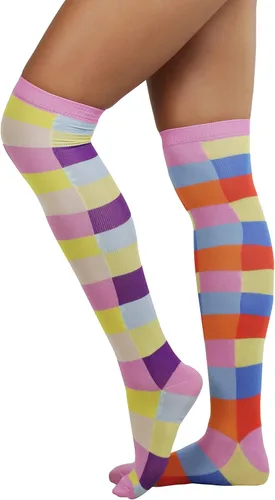 Vista 3 de ToBeInStyle Divertidos calcetines acrílicos con diseño de arlequín arcoíris para mujer