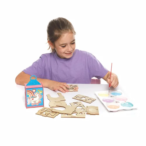 Vista 9 de Baker Ross AX665 - Juego de 3 faroles de unicornio, manualidades de madera para actividades de arte y manualidades infantiles, ideal para fiestas