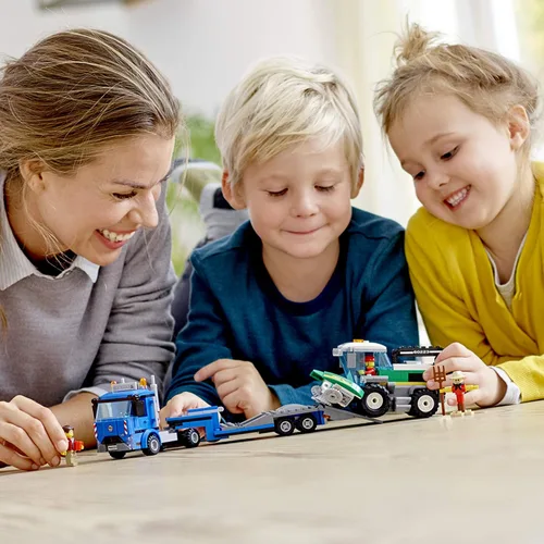 Vista 3 de LEGO City Great Vehicles Harvester Transport 60223 Kit de construcción (358 piezas)