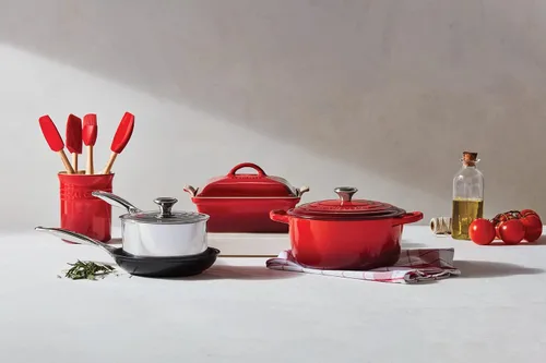 Vista 2 de Le Creuset Juego de utensilios de cocina de material mixto, 12pc., Cerise