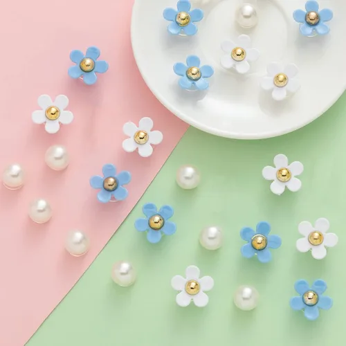 Vista 5 de NEVEGE Dijes de zapatos de flores para niñas, lindos dijes de diseño de flores para adultos, adolescentes, niños, decoración de zapatos Kawaii