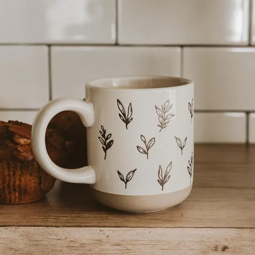Vista 5 de Sweet Water Decor Taza de café de otoño con diseño de hojas marrones, taza de gres de 14 onzas para té y sidra, apta para microondas y lavavajillas