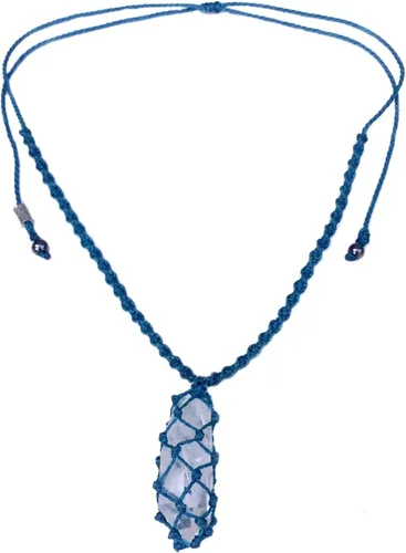 Vista 5 de Collar surfista para hombre con piedra de cuarzo en azul turquesa – Joyería de cordón de fibra anudada hecha a mano por Rumi Sumaq