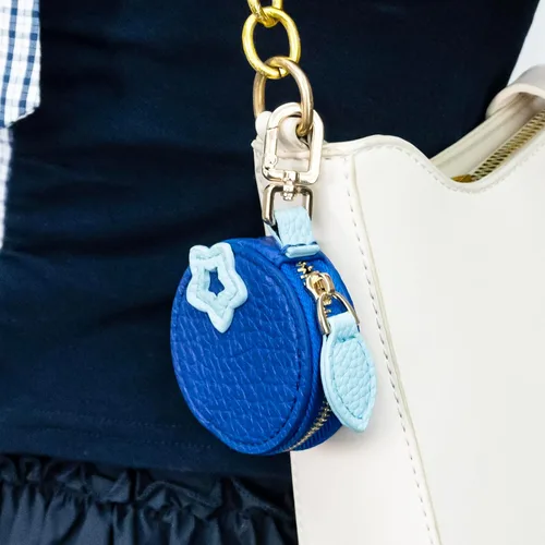 Vista 8 de Bonito llavero Y2k de piel de arándanos con cremallera, para mujeres y niñas, accesorios estéticos, monedero, llavero de fruta azul