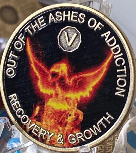 Vista 3 de 5 años Color de las cenizas de la adicción Phoenix Flames Sobriety Chip AA NA Medallion