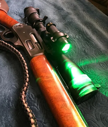 Vista 5 de Detector de luz linterna verde Ulako único 1 modo con Zoom LED 150 yardas para la pesca y caza