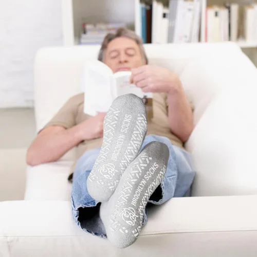 Vista 3 de Calcetines Brooklyn de algodón antideslizantes para diabéticos con neuropatía, sin apretar, control de tracción, paquete múltiple Negro - 12 pares
