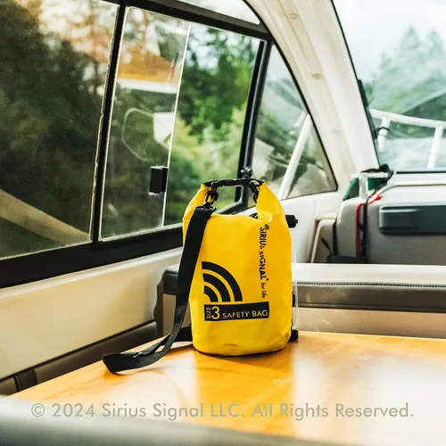 Vista 3 de Sirius Signal SB-3L Kit de Bolsa Seca SOS de Seguridad Náutica y Emergencia para Kayaks, Barcos y Embarcaciones de Remo - Aprobado por USCG