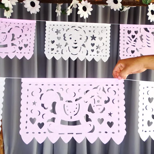 Vista 3 de Pancartas de fiesta de baby shower de niña rosa/blanca – Decoraciones de baby shower rosa Fiesta Papel Picado, guirnaldas de papel con serpentinas