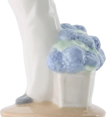 Vista 8 de NAO Hora de orar. Figura de comunión de porcelana.
