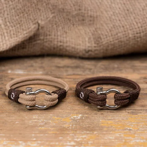 Vista 3 de Pulsera de cuerda para hombre, grillete plateado de acero inoxidable, extremadamente duradera y resistente a los arañazos, impermeable, hecha a