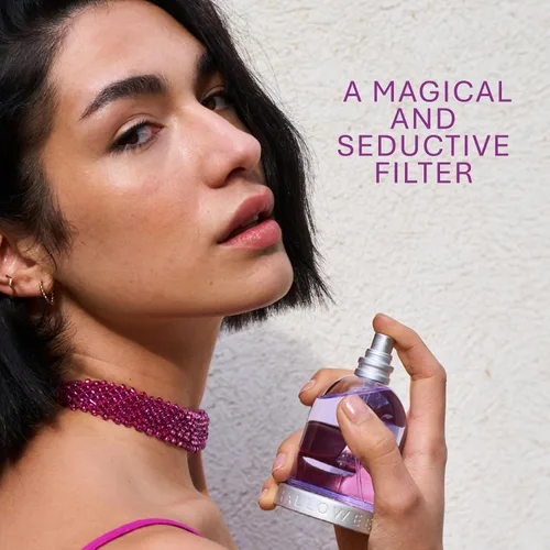 Vista 5 de Halloween Eau De Toilette para mujer. Fragancia floral marina de larga duración con notas de violeta, magnolia y pimienta
