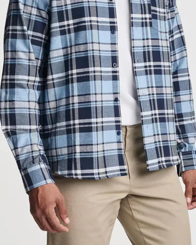 Vista 4 de Real Essentials Paquete de 3 Camisa de manga larga con botones de popelina y bolsillo para hombre (disponible en tallas grandes y altas)