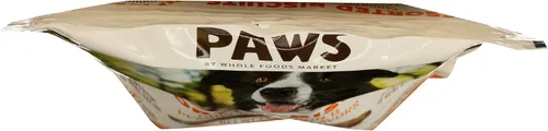 Vista 3 de Whole Paws, Galletas para perros, sabores surtidos (pollo, tocino y mantequilla de maní), 14 onzas