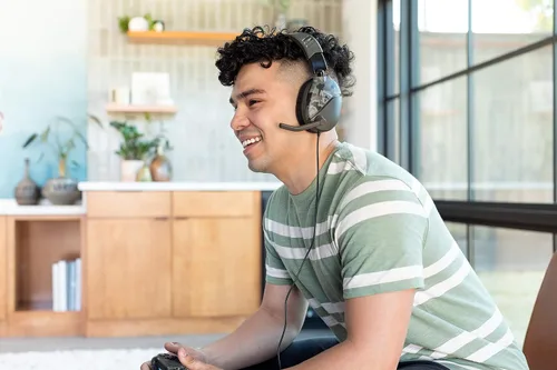 Vista 2 de Turtle Beach Recon 70 Multiplatform Gaming Headset for Xbox Series X S, Xbox One, PS5, PS4, PC & Mobile w/ 3.5mm Wired Connection - Flip-to-Mute