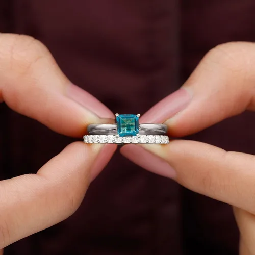 Vista 14 de Juego de anillos de boda de topacio azul Londres con diamante, juego de anillos solitarios de topacio azul de corte princesa para mujer (calidad AAA)