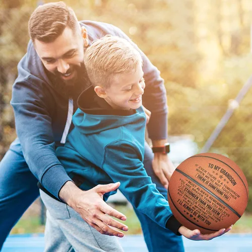 Vista 4 de KWOOD Balones de baloncesto personalizados de 29.5" de regalo para hijo nieto, juego de cuero para interior/exterior, regalo grabado de graduación
