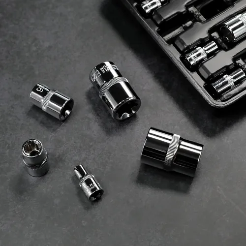 Vista 5 de Amazon Basics Juego de llaves Torx externas de 14 piezas, E4–E24, 1/4", 3/8", 1/2", con estuche de almacenamiento