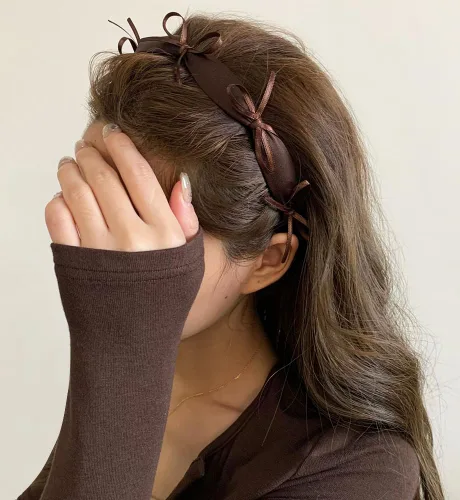 Vista 26 de YARN & INK Cintas para el cabello de mujer con perlas barrocas de terciopelo y lazo de strass, estilo retro vintage hecho a mano, elegante accesorio
