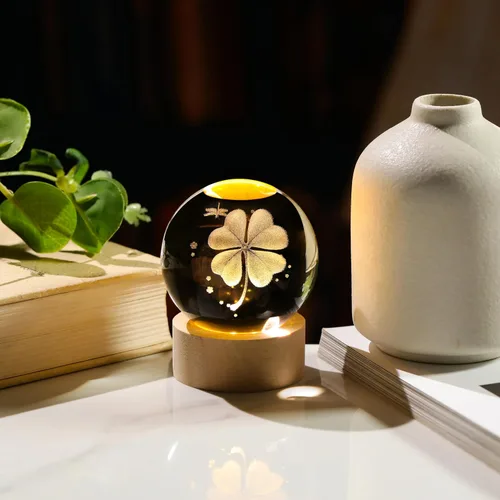 Vista 2 de Regalos de Bola de Cristal 3D de Trébol para Mujeres y Hombres - Estatua de Trébol Pisapapeles Cumpleaños Regalos Irlandeses para Mejor Amiga Hija