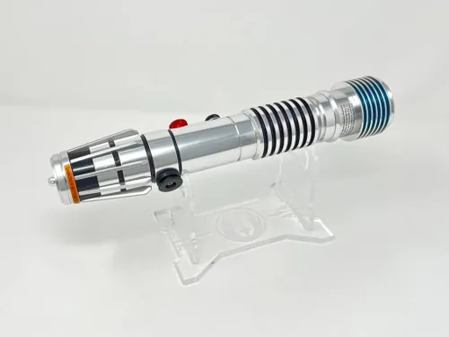 Vista 9 de Galaxy's Edge Star Wars Darth Plo Koon Legacy - Paquete de sable láser con soporte grabado personalizado, color azul