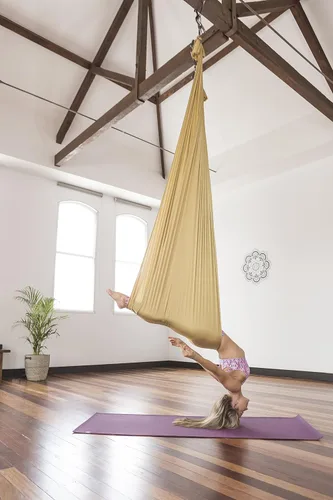 Vista 7 de Pinc Active Silk Aerial Yoga Swing & Hammock Kit for Improved Yoga Inversions, Flexibility & Core Strength