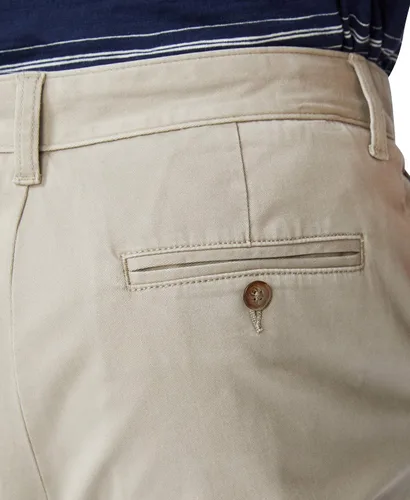 Vista 4 de Nautica Pantalón de cubierta chino liso elástico con parte delantera plana para hombre