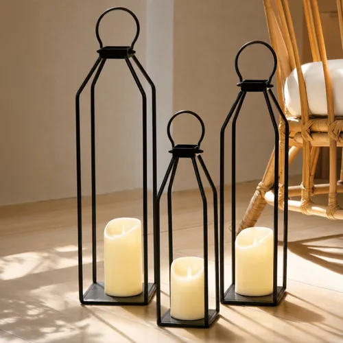Vista 12 de Perfnique Linternas de metal con madera de pino, juego de 2 linternas de estilo casa de campo decorativas con vela sin llama impermeable y 14.8