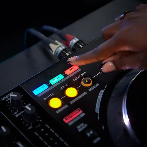 Vista 16 de Pioneer DJ DDJ-FLX10 Edición Limitada - Controlador DJ de 4 canales para Rekordbox & Serato - Negro