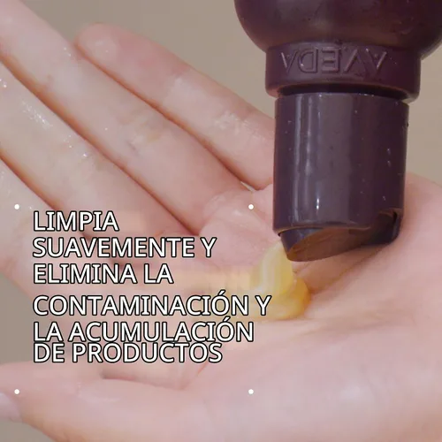 Vista 2 de Aveda Invati Ultra Advanced Exfoliating Shampoo Light & Rich Step 1 of 4 Reduces Hair Loss by 77% for Medium to Thick Thinning Hair Types