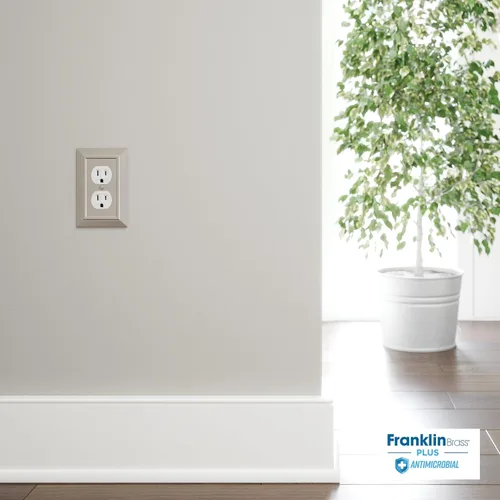 Vista 2 de Placa de pared Franklin Brass W35218V-SN-C Classic Architecture, dúplex, 3 unidades, simple, níquel satinado