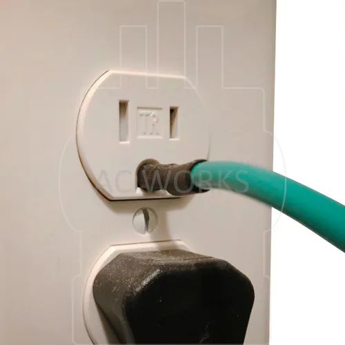 Vista 6 de AC WORKS Adaptador de salida de pared para secadora de 30 amperios y 4 clavijas (para enchufe de secadora de 30 A de 3 clavijas)