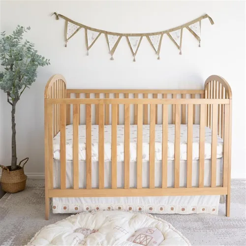Vista 4 de Crane Baby Falda de cuna de ganchillo, falda de cama color crema para cunas, acento festoneado bohemio neutro para bebés niños y niñas, falda